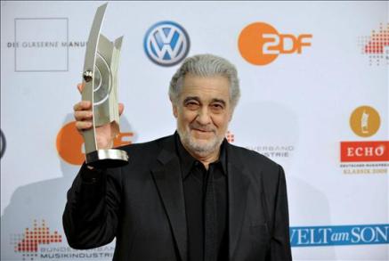 816402948-placido-domingo-premio-echo-opera-dresde-carrera