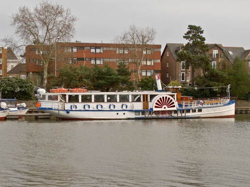 Paddle steamer