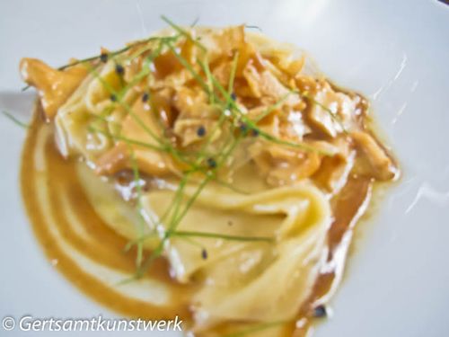 Fazzoletti, girolles, hazelnut