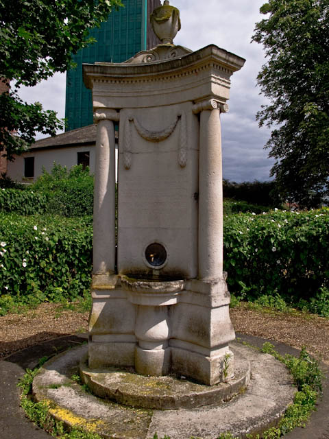 Drinking fountain