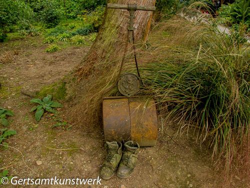 Garden sculpture