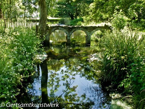 Arched bridge