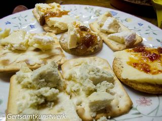 Cheese and biscuits (3)