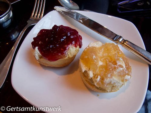 Scones & jam