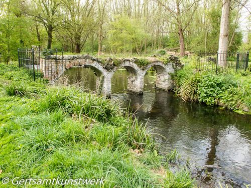 White bridge