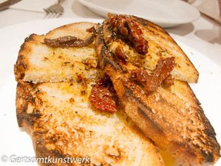 Sundried tomato  toast at Karas