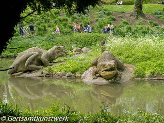 Dinosaur promenade