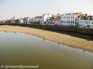 Barnes Bridge beach