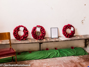 Wreaths of poppies