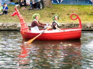 Every float pulled by a rowing boat