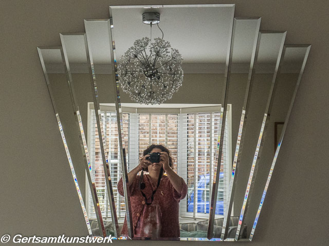 Light fitting and mirror 