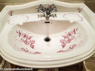 Decorative basin