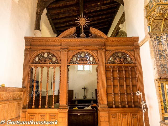 Side chapel 