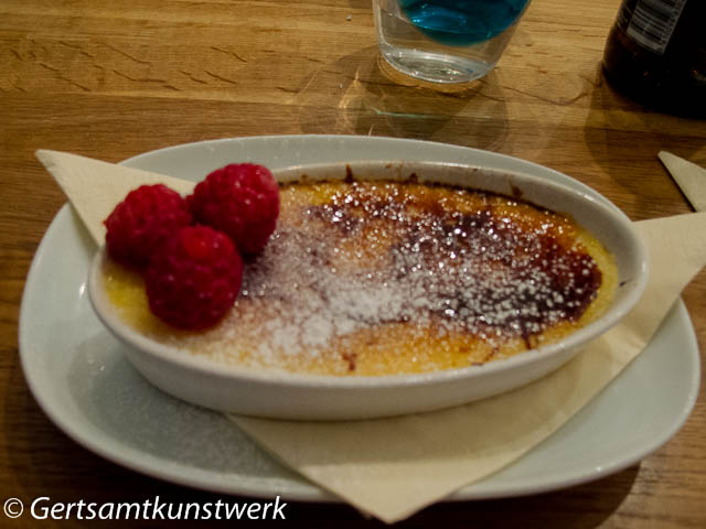 Strawberry creme brulee