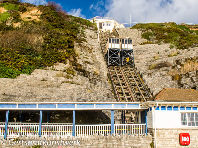 Cliff lift