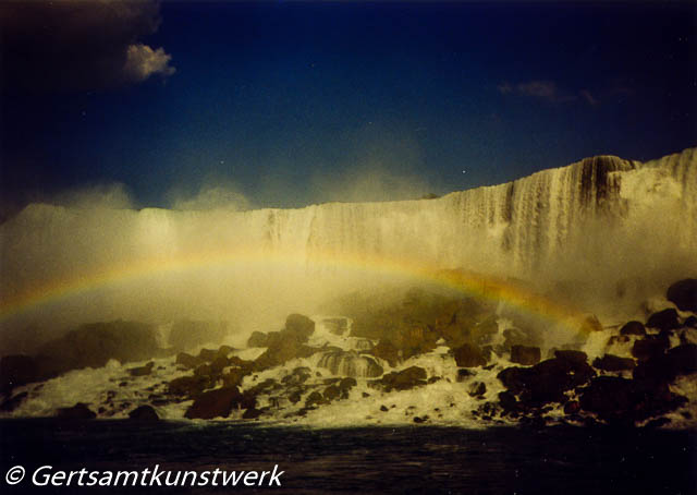 Falls behind the Rainbow