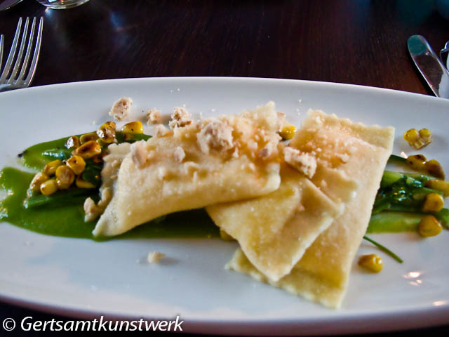 Lemon ravioli, rocket & sweetcorn