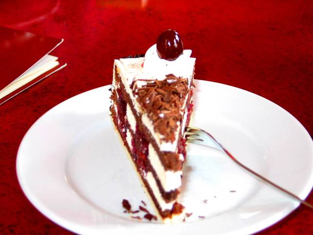 Waldercremetorte