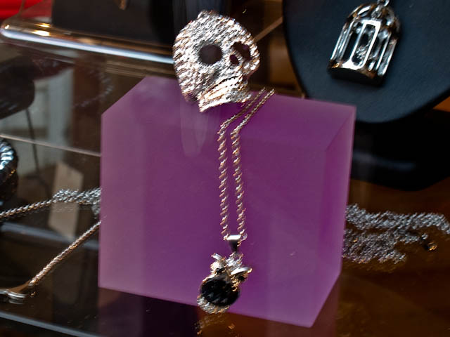 Diamond skull