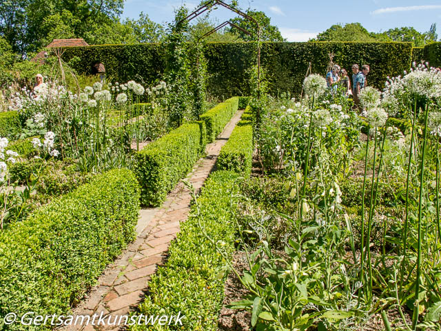 White garden